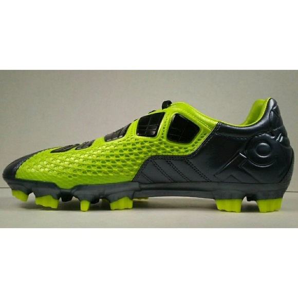 Athletic_Shoes